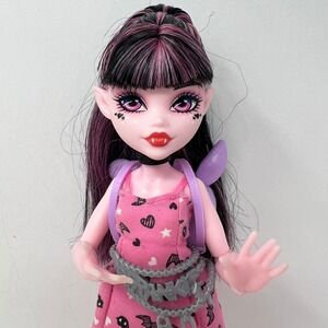 Monster High Draculaura G3 Gore-ganizer Doll 2022 Pink Purple HHK51